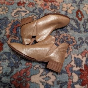 Gold sparkle boots Seychelles 7